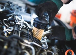 Motorolaj és a a mezőgazdasági gépek traktor-motorolaj-csere