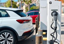 Az elektromos autó töltés gazdasági logikája: hogyan lesz a mindennapi energiafelvételből megtérülő beruházás?