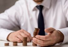 A pénzügyi döntés, amit sokan rutinszerűen hoznak meg – és éveken át fizetik az árát